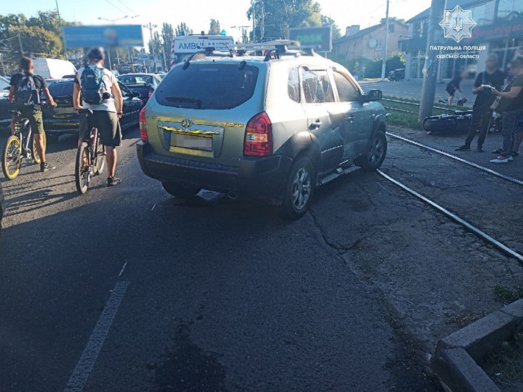 Мопедист потрапив під колеса автівки в О…