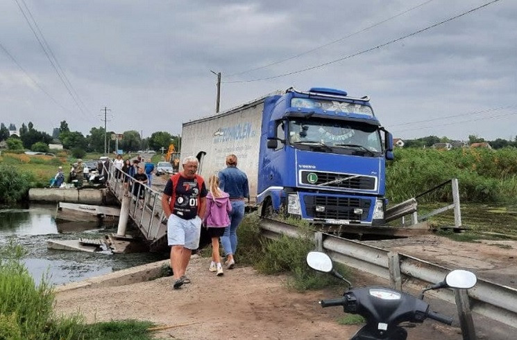 На Миколаївщині частина понтонного мосту…