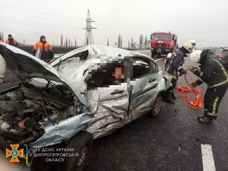 Водія довелося вирізати: На Дніпропетров…