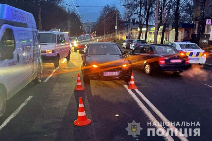 У Хмельницькому під колеса авто потрапил…