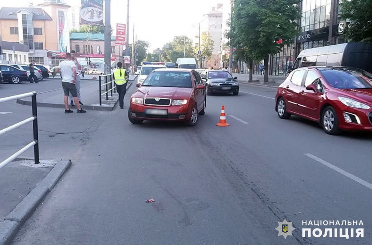 Під колесами легківки опинився хмельнича…