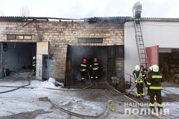 Під час пожежі в гаражі у Вінниці смерте…