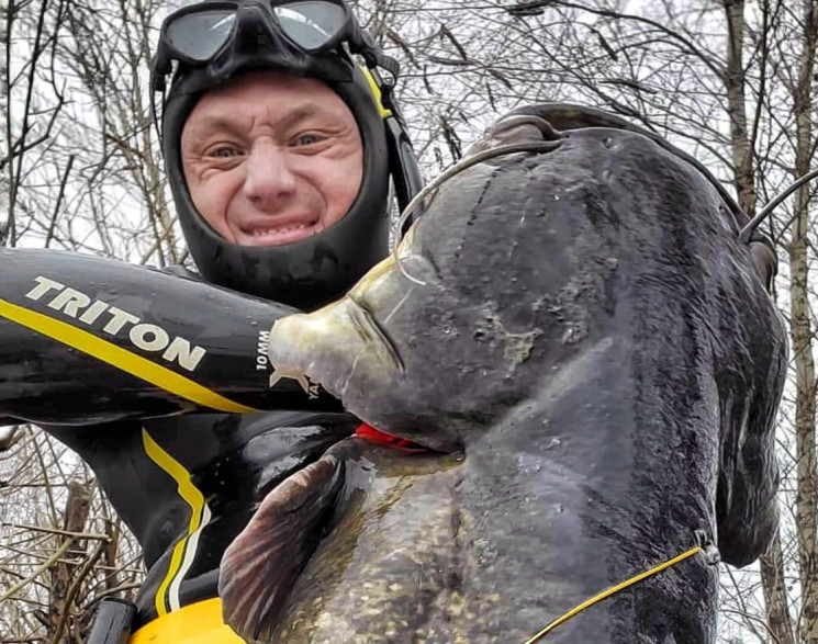 У Дніпрі у річці неподалік від центру мі…