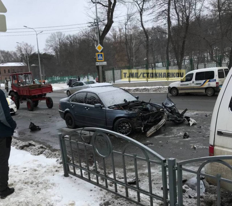 У центрі Харкова сталася потрійна ДТП: Т…