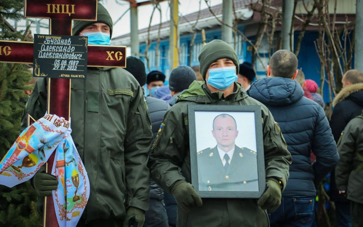 На Херсонщині поховали нацгвардійців, як…