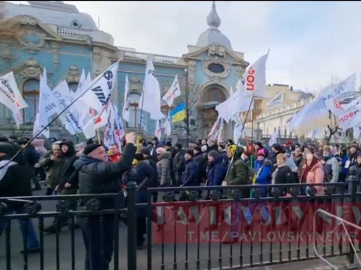 В Киеве продолжаются массовые протесты Ф…