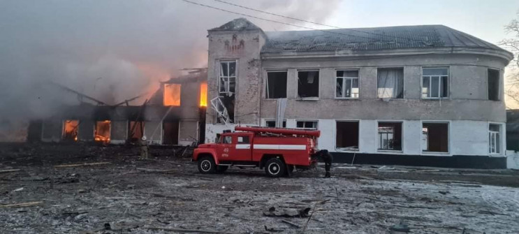 Российские изверги разрушили школу и дом…