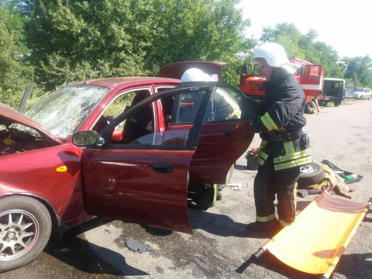 На Кропивниччині у ДТП розтрощило автівк…