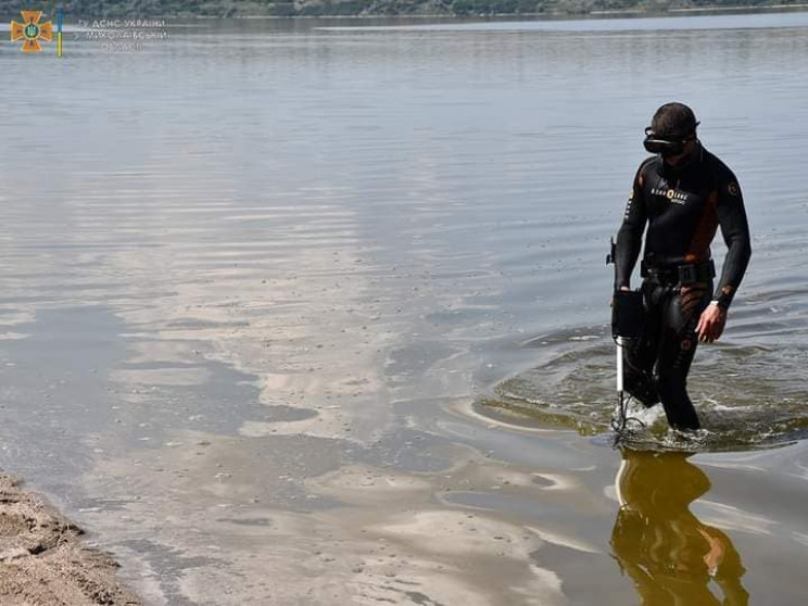 У Миколаєві ДСНСівці розміновують водойм…