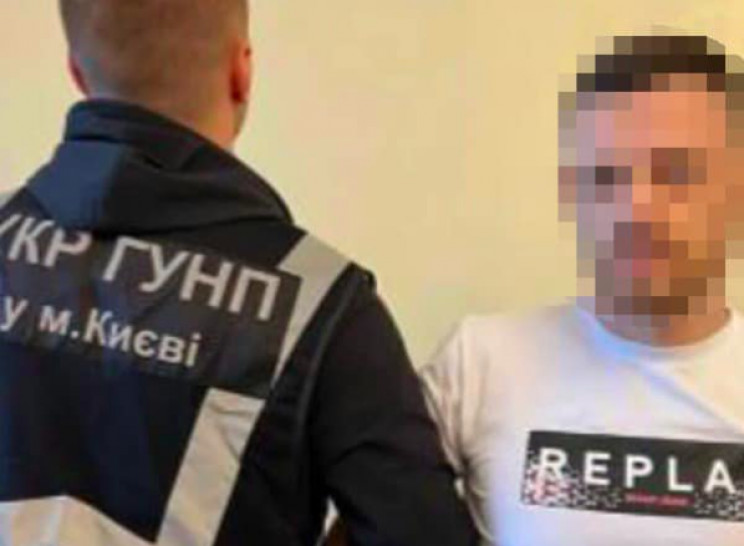 У Києві затримали іноземця із 2 кг кокаї…