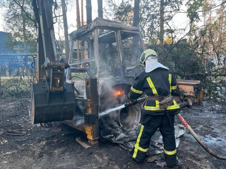 В Киевской области — пожар на предприяти…