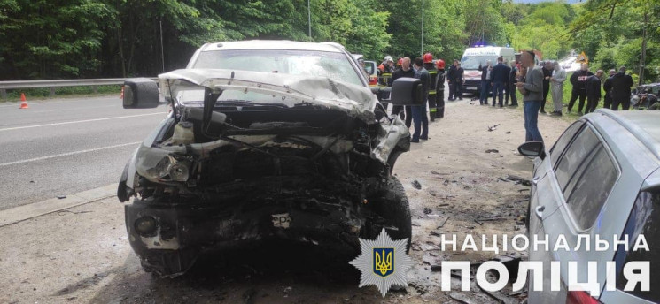 На Вінниччині в ДТП загинули троє поліце…