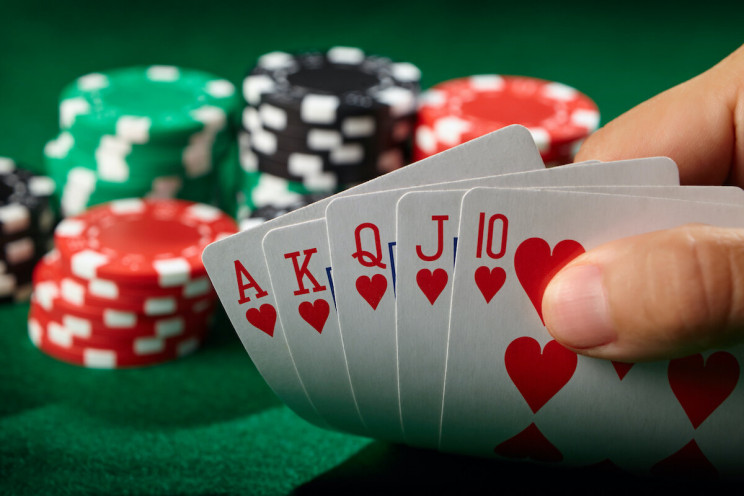 Як грати в покер онлайн: правила, комбін…