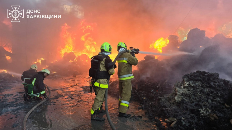 Масштабна пожежа у Харкові: Що відомо (Ф…