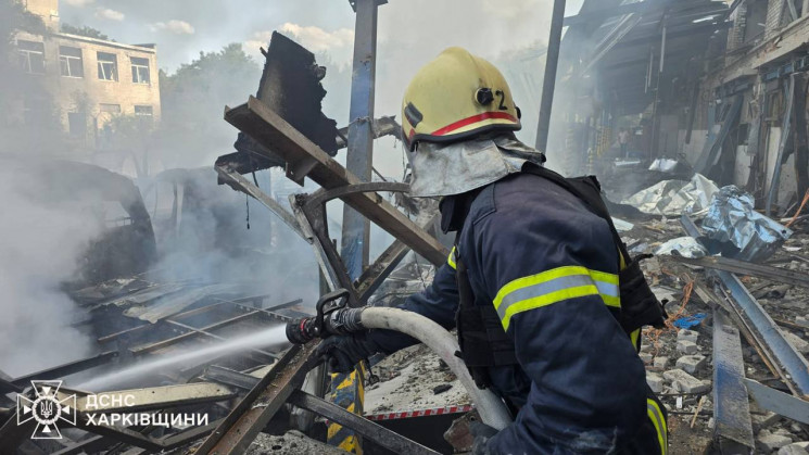 Удар по Харкову: Пожежу загасили, продов…