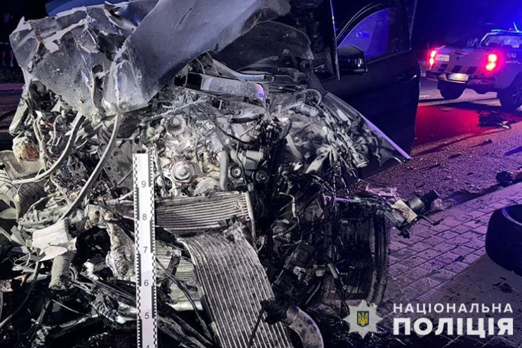 У Тернополі авто влетіло в дерево: Загин…