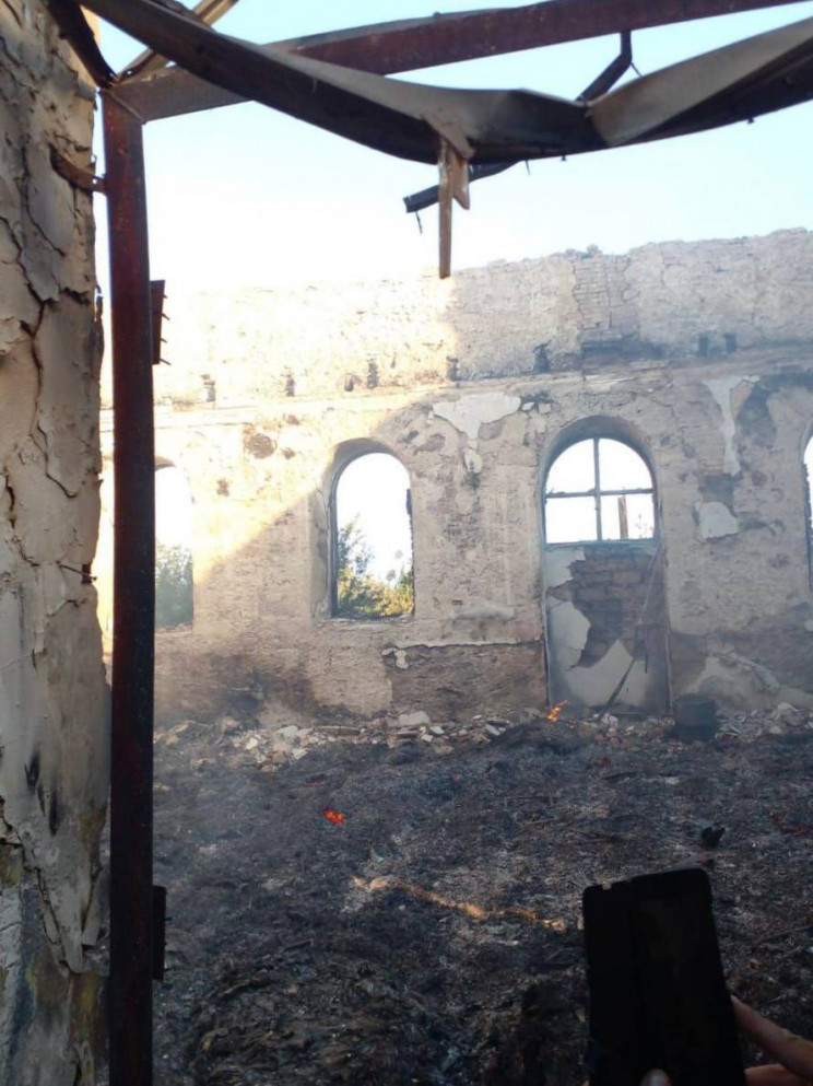 Окупанти зруйнували церкву у Зміївці на…