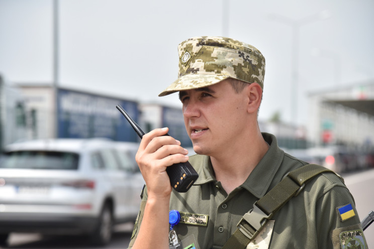 На Львівщині прикордонники зупинили жінк…