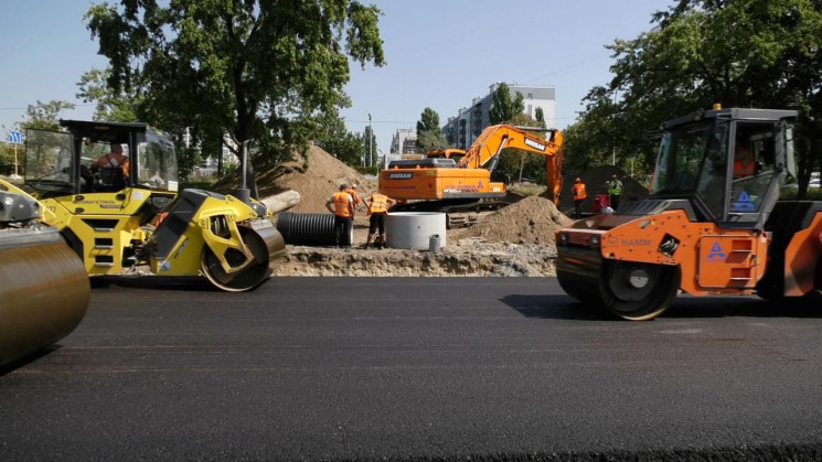 Движение по новому путепроводу на Оболон…