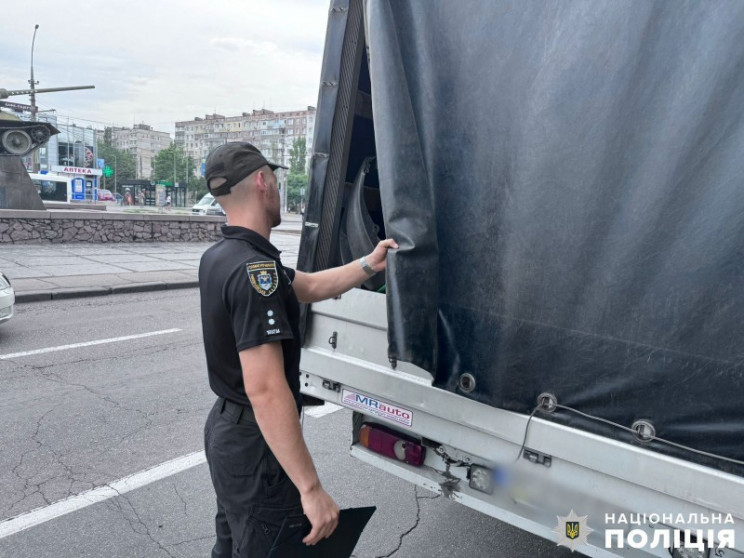 На Миколаївщині транзитний бус з більш я…