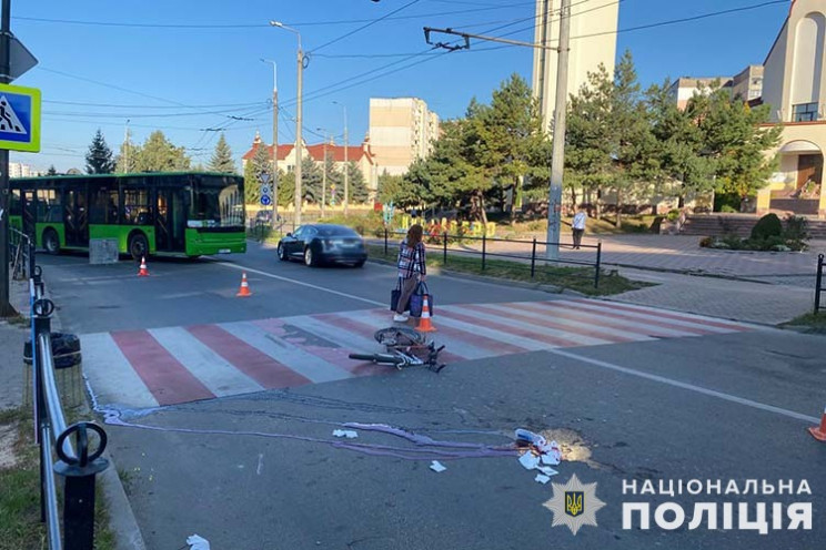 В Тернополі на пішохідному переході збил…