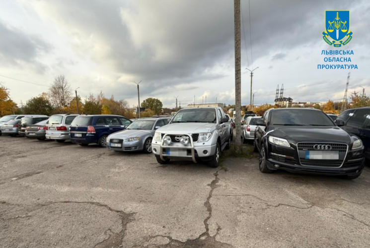 Завезли понад 500 автомобілів під вигляд…