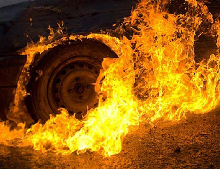 В Сваляве огонь уничтожил автомобиль…