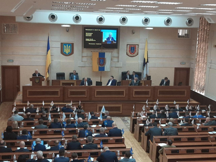 Одеські депутати перейнялися амброзією …