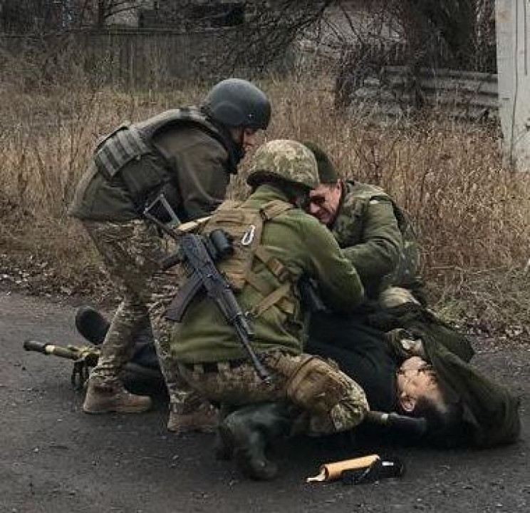 В Марьинке под огнем формирований "ДНР"…