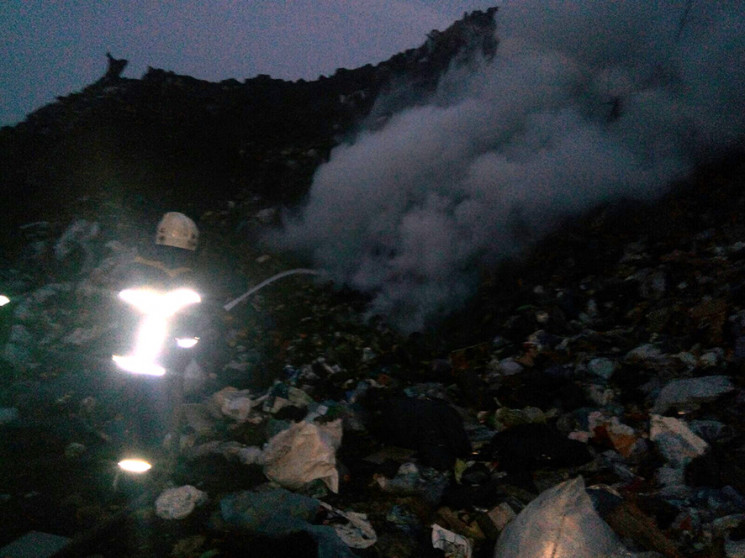 Под Полтавой снова горела мусорная свалк…