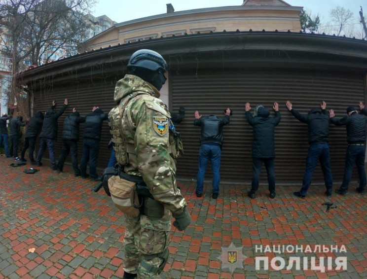 В Одессе вооруженные представители двух…