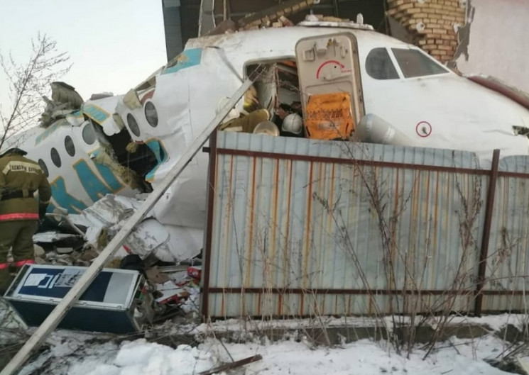 Криваве падіння літака у Казахстані: Що…
